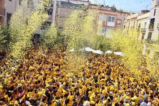 La cercavila infantil de la Festa de la Fil.loxera omple de vida els carrers de Sant Sadurní. Ajt Sant Sadurní d'Anoia