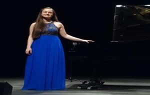 La pianista Laura Farré Rozada triomfa a l'Auditori de Vilanova. EIX