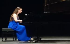 La pianista Laura Farré Rozada triomfa a l'Auditori de Vilanova