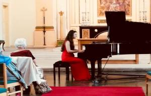 La pianista vilanovina Laura Farré obre a Londres la seva gira de concert del nou disc. EIX