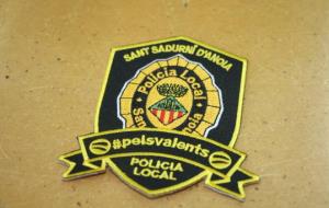 La Policia Local de Sant Sadurní se suma a la campanya d'Escuts Solidaris contra el càncer infantil. Ajt Sant Sadurní d'Anoia