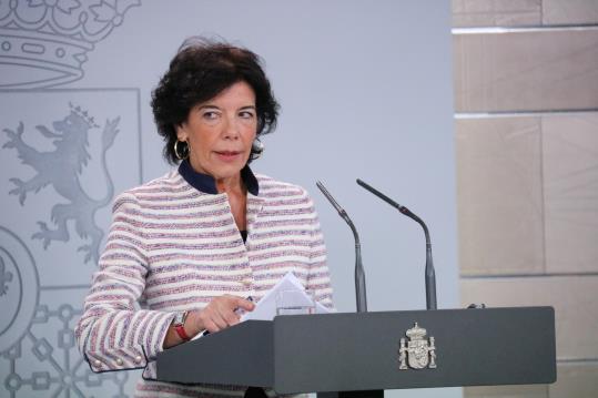 La portaveu del govern espanyol, Isabel Celaá, en roda de premsa a La Moncloa . ACN