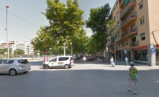 La rambla de la Pau, cantonada amb el carrer de l'Àncora. Google Maps