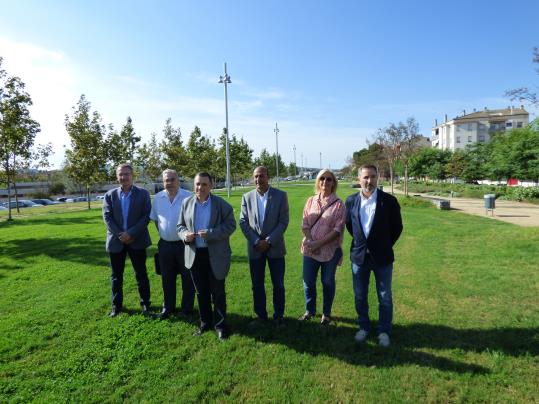 La zona enjardinada sobre la llosa de la via a Vilafranca portarà el nom de parc de l’1 d’Octubre. Ajuntament de Vilafranca
