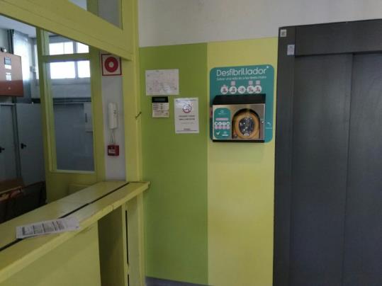 L'Ajuntament de Cunit instal·la desfibril·ladors a les tres escoles. Ajuntament de Cunit