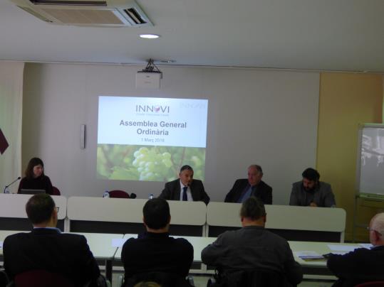 L’Alcalde de Vilafranca va clausurar l’assemblea anual del Clúster vitivinícola català celebrada a Vilafranca. Ajuntament de Vilanova