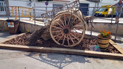 L’Arxiu de Cubelles rep la donació d’un antic carro agrícola de principis del segle XX. Ajuntament de Cubelles