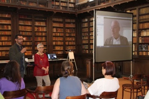 L'Aula Molas de Vilanova debat sobre l'evolució de la lectura. Ajuntament de Vilanova