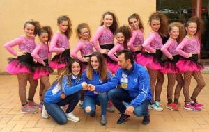 L'equip de primària de Xou del Club Patinatge Artístic Vilanova - la Fundació. Eix