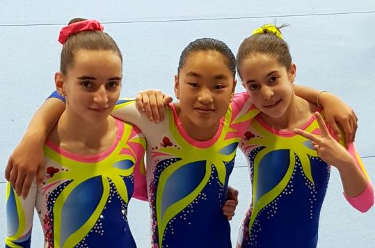 Les gimnastes del Club Gimnàstica Vilanova - Fundació. Eix