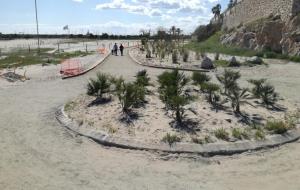 Les obres de naturalització de la platja del Far estan pràcticament enllestides on s’han suprimit 400 places d’aparcament