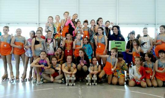 Les patinadores de l'Escola Sant Nicolau de Canyelles. Eix