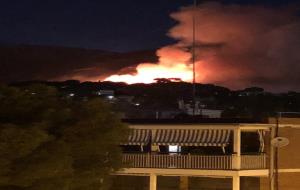 L'inici de l'incendi forestal al turó del Poal de Castelldefels, l'1 de gener del 2018 