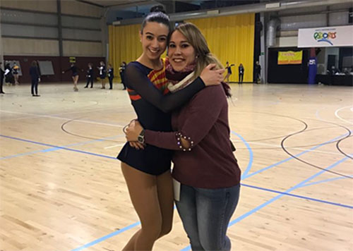 Maria Miravent amb la seva entrenadora. Eix