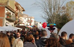 Massiva afluència de públic en l'inici de la 16a edició de la Fira de Santa Llúcia. Ajuntament de Canyelles