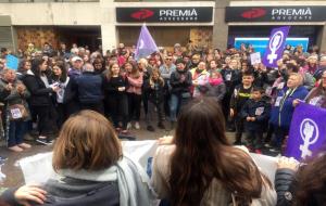 Més de dues mil persones es manifesten a Vilanova i la Geltrú per la defensa dels drets de les dones