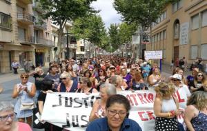 Mig miler de persones es manifesten a Vilanova contra la posada en llibertat de La Manada. EIX