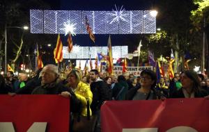 Milers de persones es manifesten al Passeig de Gràcia de Barcelona pel 21-D