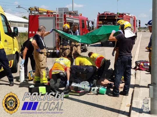 Mor un motorista en un accident de trànsit al Vendrell. Policia local del Vendrel