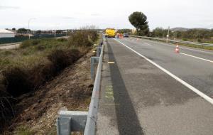 Moren els dos ocupants d'una motocicleta per un xoc frontal amb un turisme a la C-31 a Vilanova i la Geltrú