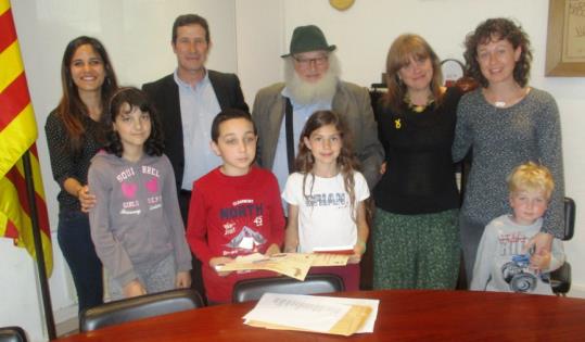 Ona Martí, en infantil, i Isabel Torrents, en adults, guanyen el 3r premi literari d’Olèrdola. Ajuntament d'Olèrdola