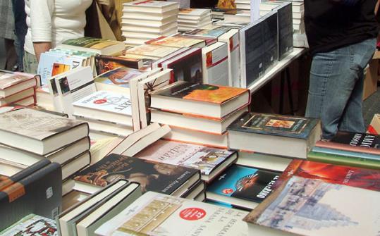 Parada de llibres per Sant Jordi. Eix