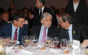 Pedro Sánchez, Josep Sánchez Llibre i Quim Torra. ACN / Andrea Zamorano