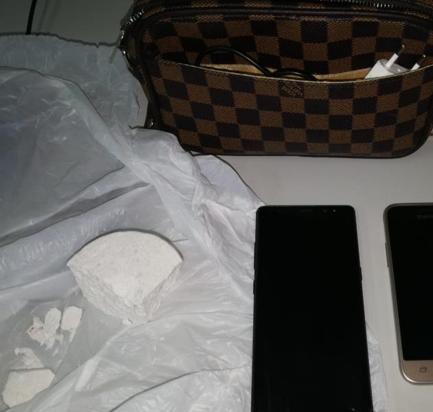 Perd la cartera amb 100 grams de cocaïna i acaba detingut quan va a la policia a recuperar-la. Policia local de Vilanova