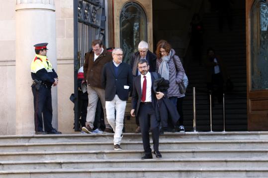 Pla general de Francesc Sànchez, representant de CDC, amb Xavier Melero, advocat de Daniel Osàcar, al darrere, el 15 de gener de 2018. ACN