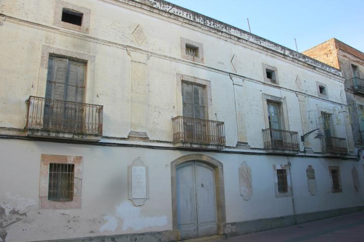 Pla general de la façana principal de Can Guineu, a Sant Sadurní d'Anoia. Ajt Sant Sadurní d'Anoia