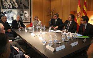 Pla general de la reunió del ministre de Foment, Íñigo de la Serna, amb els alcaldes del Pacte de Berà, el 20 de febrer de 2018. ACN