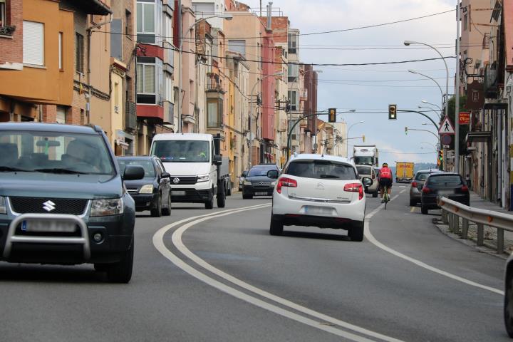 Pla general de l'N-340 al pas per l'Arboç, creuant pel centre del municipi. ACN