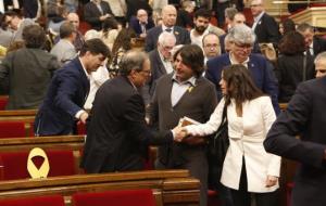 Pla general del Parlament amb Quim Torra saludant Inés Arrimadas. ACN