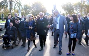 Pla general del president de la Generalitat, Quim Torra, acompanyant l'alcaldessa Neus Lloveras i el conseller Miquel Buch fins a les portes del TSJC 