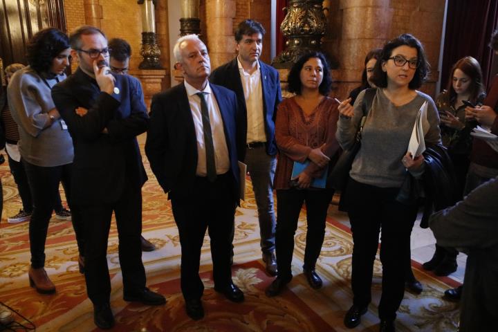 Pla general dels representants dels grups parlamentaris després de la reunió amb Torrent sobre el comportament en el debat parlamentari. ACN