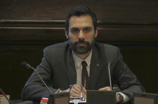 Pla mig del president del Parlament, Roger Torrent, en la reunió de la Mesa del 28 de febrer del 2018. ACN