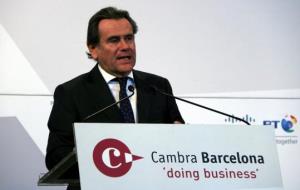 Pla mig del president del Port de Barcelona, Sixte Cambra, pronunciant un discurs en el marc dels dinars organitzats per la Cambra de Comerç. ACN