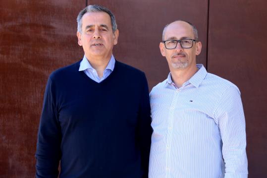 Pla mig dels alcaldes de Llorenç del Penedès i Banyeres del Penedès, Jordi Marlès i Amadeu Benach. ACN