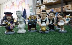 Pla obert dels nous caganers del Caganer.com de personatges del món de la ficció i cultural el 6 de novembre de 2018