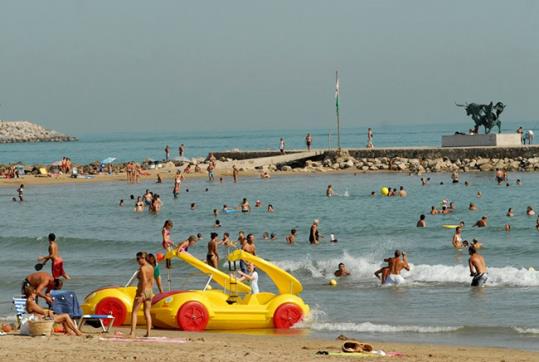 Platja de Ribes Roges. Eix