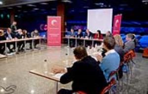 Ramon Masià s'ha reunit amb empresaris del Garraf a Star Bowl, les instal·lacions de bitlles ubicades al Vila Lauren