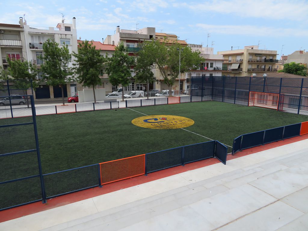 Ronaldinho i Carles Puyol inauguren demà dimecres el camp de futbol