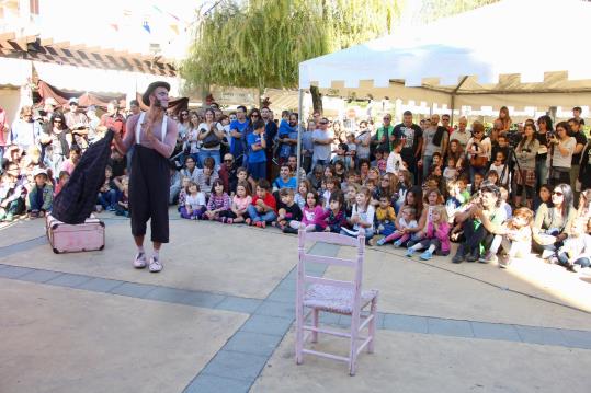 Torna la Fira d’Artesania i el Festival Clownic a Torrelles de Foix. Clownic 