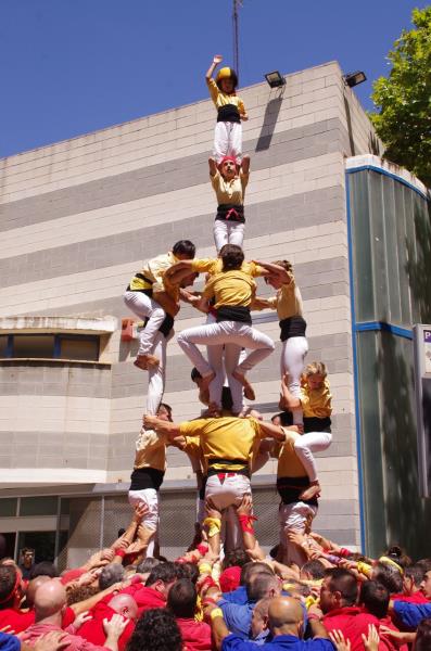 Tres castells de set tranquil·litzadors dels Bordegassos a Esplugues. Yoko