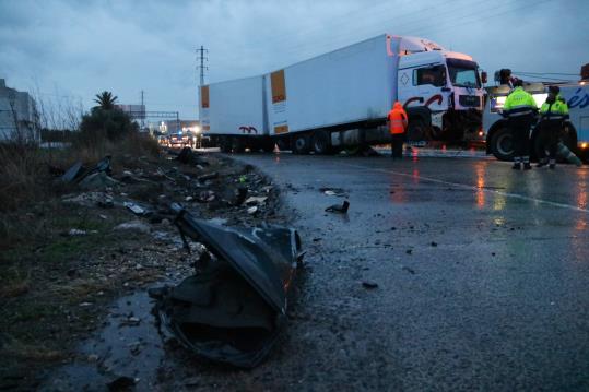 Tres morts en un accident de trànsit a l'N-340 a Coma-ruga. ACN