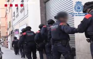 Tretze detinguts per estafar més de 700.000 euros amb targetes bancàries clonades. Mossos d'Esquadra