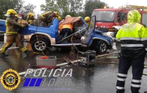 Un ferit greu i dos lleus en un accident entre una furgoneta i un turisme a l'N-340 al Vendrell. Policia local del Vendrel