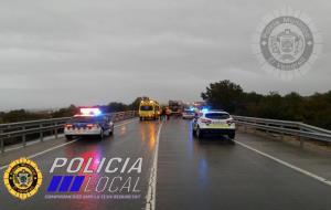 Un ferit greu i dos lleus en un accident entre una furgoneta i un turisme a l'N-340 al Vendrell