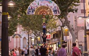 Un pilar caminant de festa major per a la història dels Bordegassos. Bordegassos