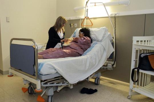 Una de les onze habitacions individuals habilitades a la planta de Ginecologia i Obstetrícia de l'Hospital Joan XXIII. ICS